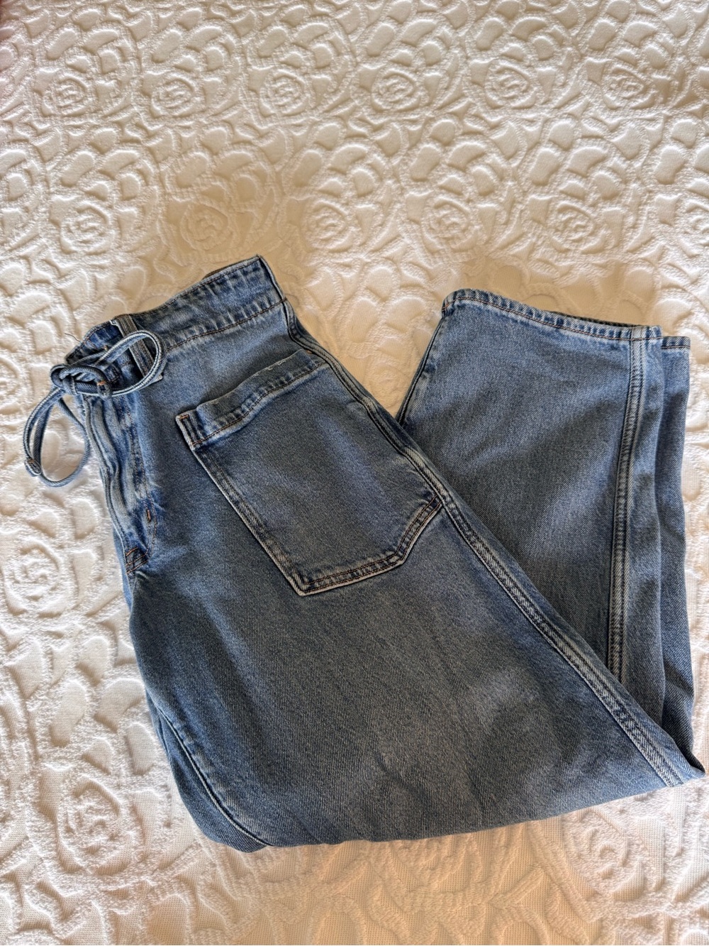 American Eagle Cropped Barrel Jeans 6
